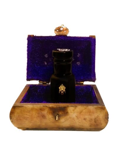 Arabian Attar Crystal esenta de parfum arabesc fara alcool miros arome de mosc si oud cu zaharul caramelizat. Parfumuri Arabesti Dama