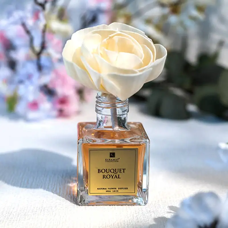 Adauga o nota de frumos si de arome orientale spatiului tau cu Difuzor de arome arabesti cu Floare Sola, parfum de camera Bouquet Royal.